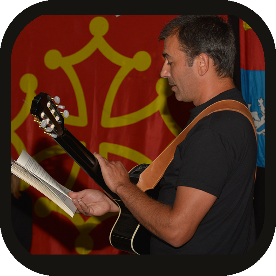 _450-btn-tousis-poesia